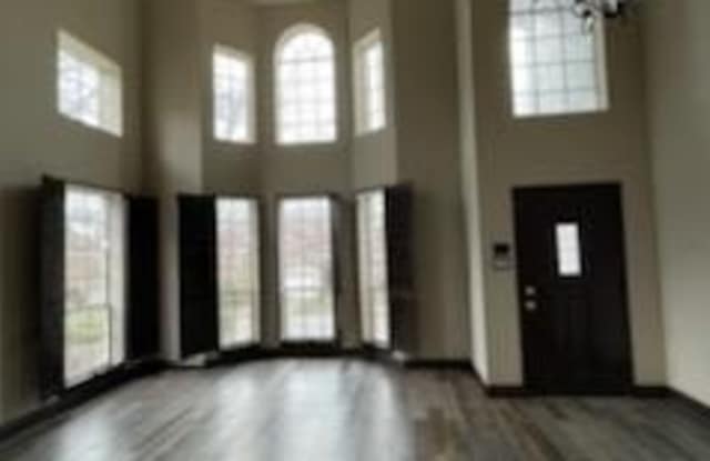 223 WILLOWBLUFF DR Gallery 2