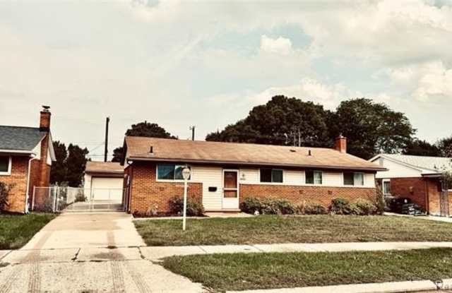 38022 LYNDON Street Gallery 2