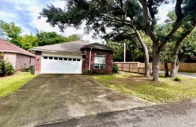 Nice 3BR/2BA - Convenient to NAS Pensacola Gallery 3