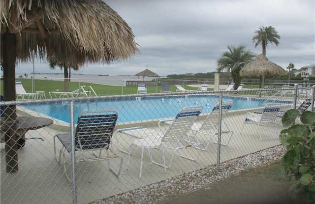 621 WINDRUSH BAY DRIVE - 621 Windrush Bay Drive, Tarpon Springs, FL 34689