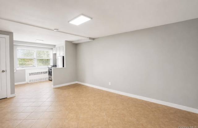 470 E Broadway Gallery 4