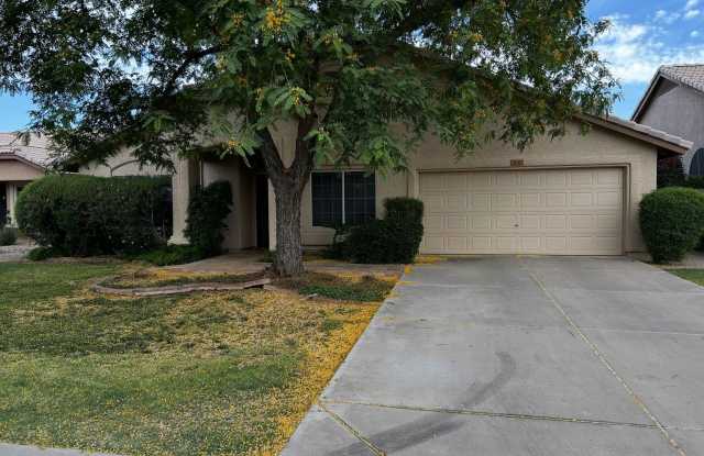 4525 E GROVERS Avenue photos photos