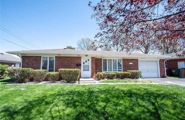 Single Level, Two Bedroom House in Greenfield photos photos