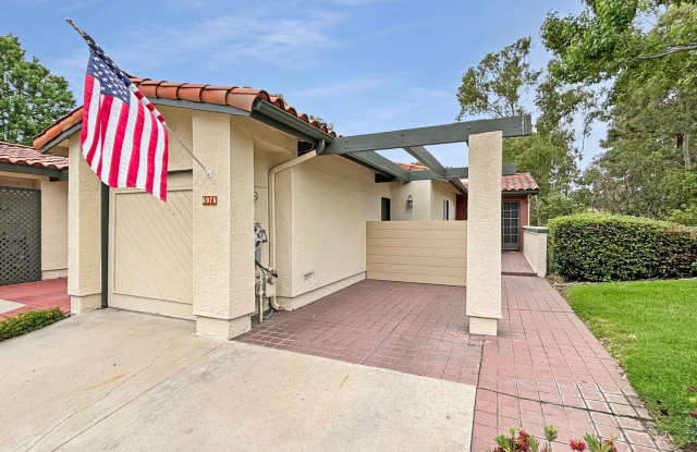 Beautiful 3BD/3BA Townhouse in Fashion Valley W/ A/C, W/D, Community Pool! - 6976 Camino Amero, San Diego, CA 92111 Beautiful 3BD/3BA Townhouse in Fashion Valley W/ A/C, W/D, Community Pool! - 6976 Camino Amero, San Diego, CA 92111