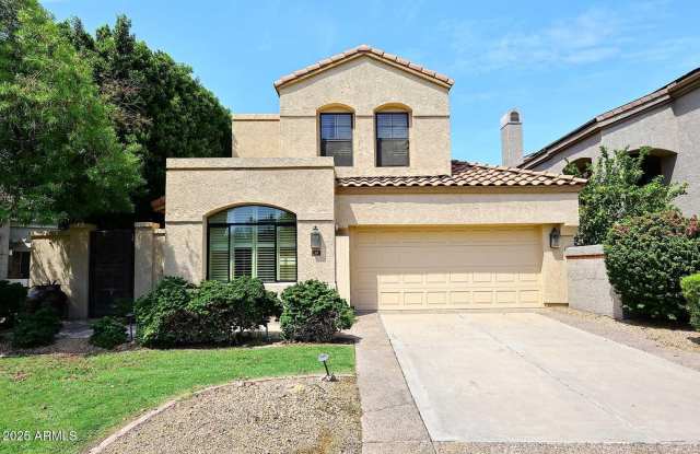 8100 E Camelback Road lot: 39 photos photos