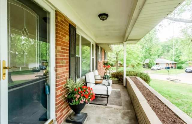 10041 Barberton Dr Gallery 3