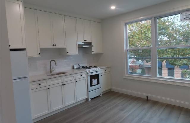 91 Deer Park, Apt #2 Avenue Gallery 3