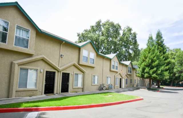 Hidden Oaks photos photos