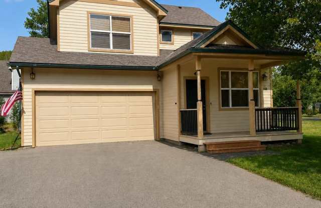 Spacious 4-Bedroom Home Between Frisco & Breckenridge | Attached Garage | Year Lease photos photos