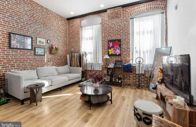 2045 TRENTON Avenue Gallery 2