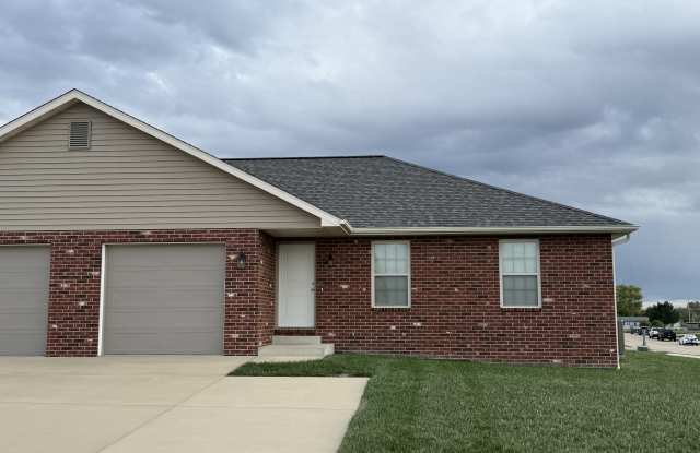 734 Ward Ave - 734 Ward Avenue, Waterloo, IL 62298