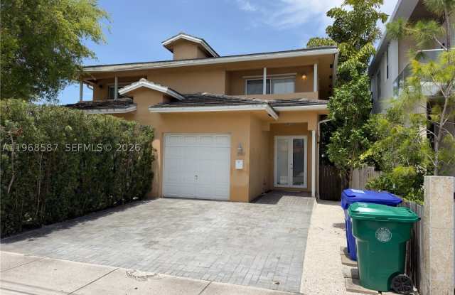 2780 SW 33 AVE photos photos