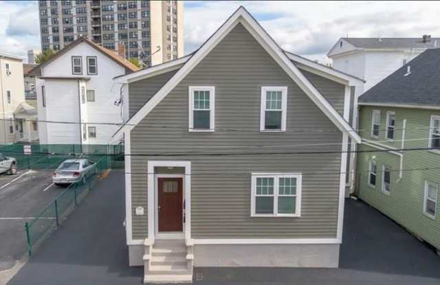 7 Pequot Street unit: 2 - 7 Pequot Street, Providence, RI 02903