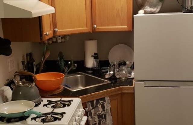 Beautiful studio in a prime location near Berklee and Northeastern. photos photos