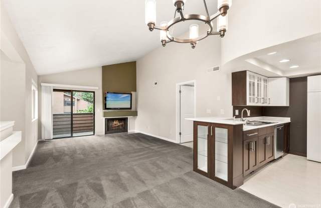 Great 1bed 1bath Location in Kirkland! Parking and W/S/G included in rent photos photos Great 1bed 1bath Location in Kirkland! Parking and W/S/G included in rent photos photos