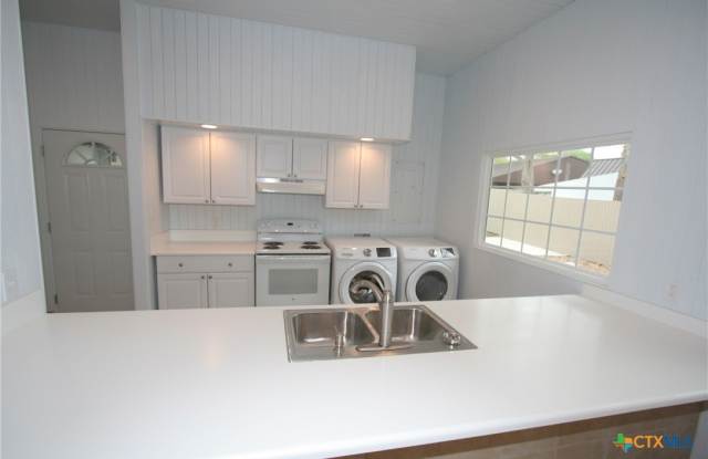 725 Lakeview Trail Gallery 2