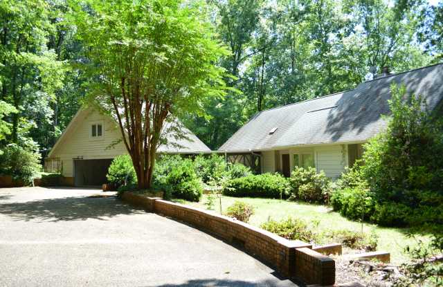 833 Williamsburg Drive Gallery 2