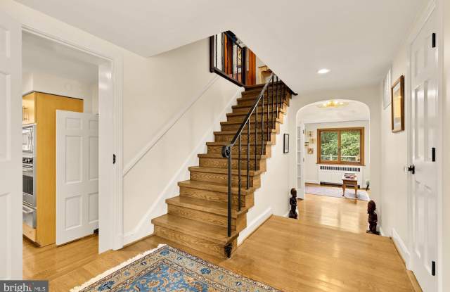 3111 CHAIN BRIDGE Road NW Gallery 3