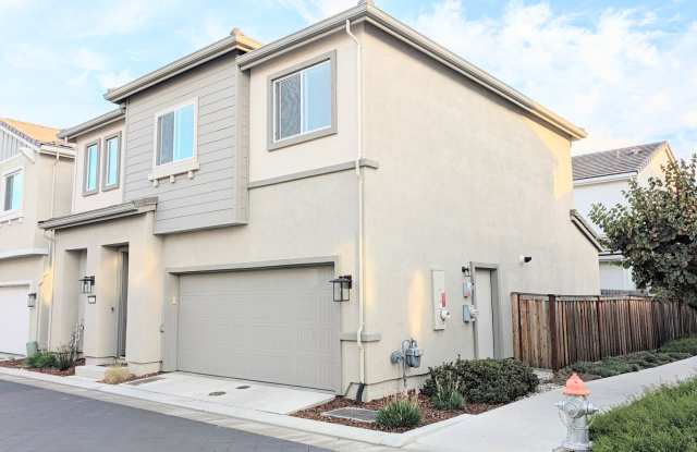 Beautifully maintained 3-bedroom, 2.5-bath, 1,784 sq ft in Sacramento Gallery 3