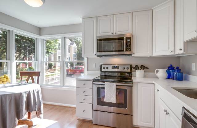 2124 WHISPERWOOD GLEN LANE Gallery 2