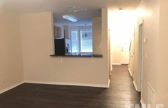 5504 Bradford Pear Court Gallery 3