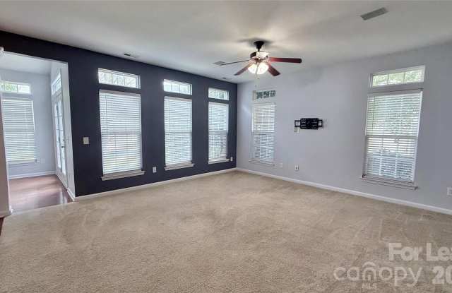 710 Mickelson Way Gallery 3