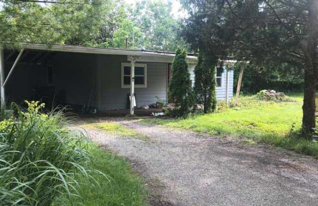 1013 Hollander St photos photos