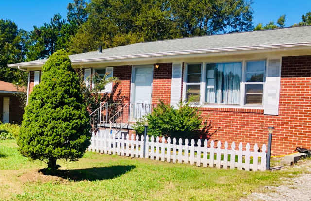 COZY 3/1 BRICK with SUNROOM! photos photos