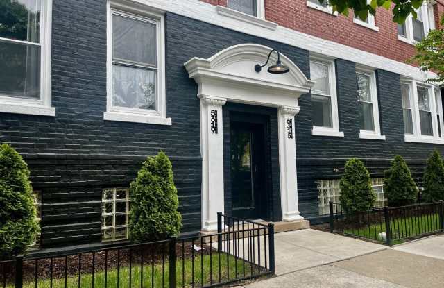 5325 N Damen Avenue photos photos