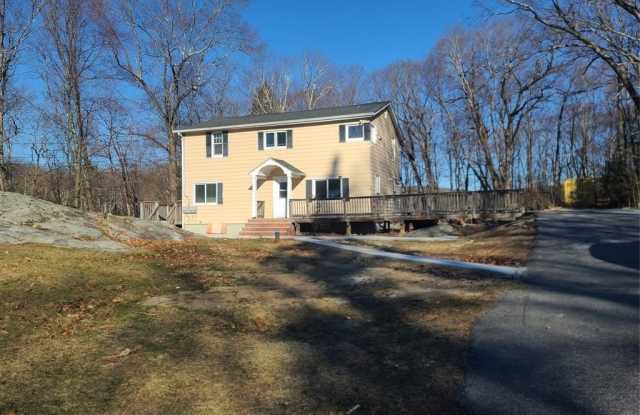 596 Milton Unit #2 Turnpike - 596 Milton Turnpike, Ulster County, NY 12528