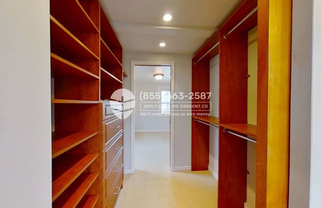11405 37th Ave SW Gallery 4
