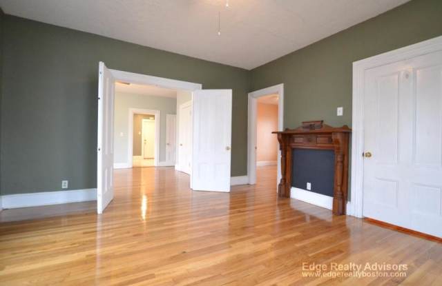 22-24 Everett Sq. Gallery 1