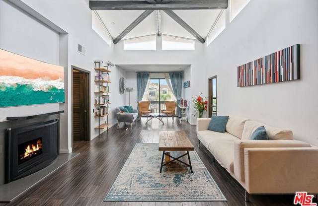 2175 South Beverly Glen Boulevard - 2175 South Beverly Glen Boulevard, Los Angeles, CA 90025