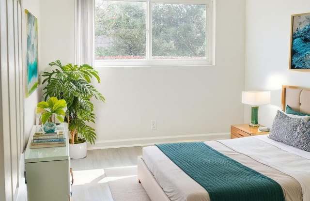 Delta Court Apartments Gallery 2