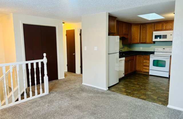 Half of a Duplex Available - 4 Bedroom 2 Bathroom in Lakewood photos photos