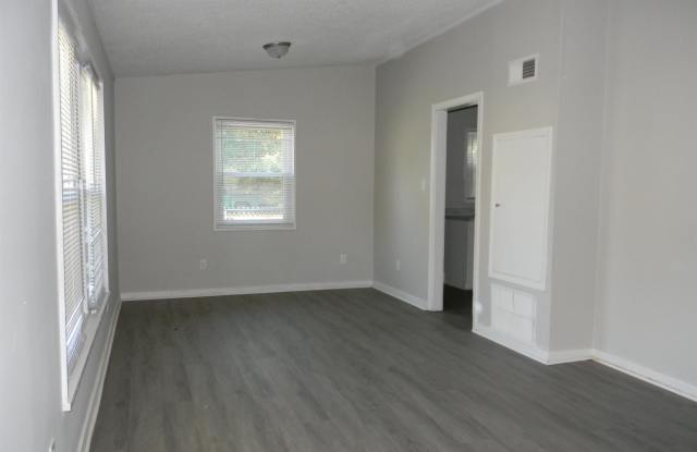 1201 RAYFIELD DRIVE Gallery 3