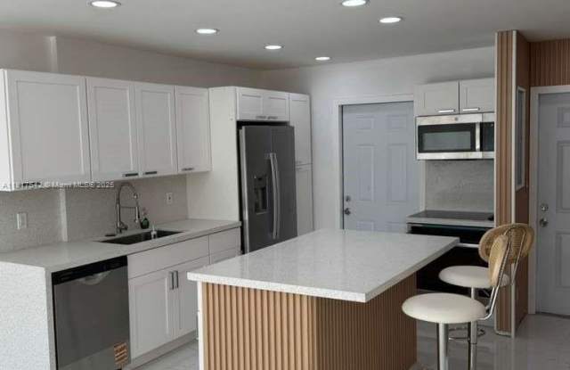 15201 NE 6th Ave photos photos