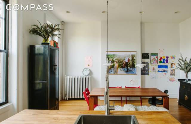 491 3rd Street Gallery 4