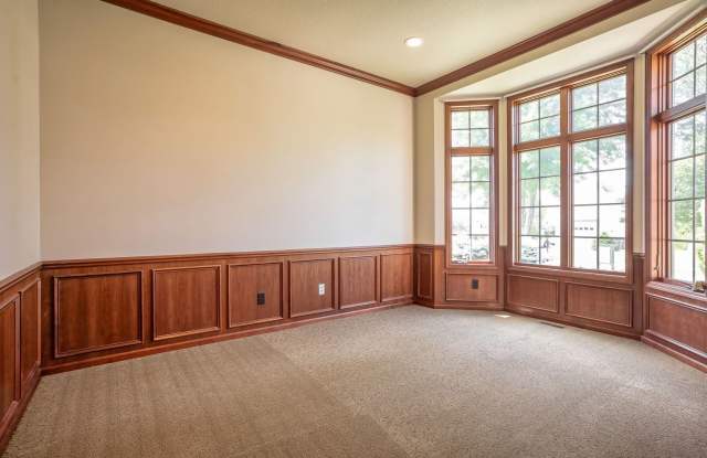$750 OFF FIRST MONTHS RENT IF MOVE IN BY OCT 15, 2024! Beautiful 4 Bedroom Home for Rent in Victoria! Gallery 3