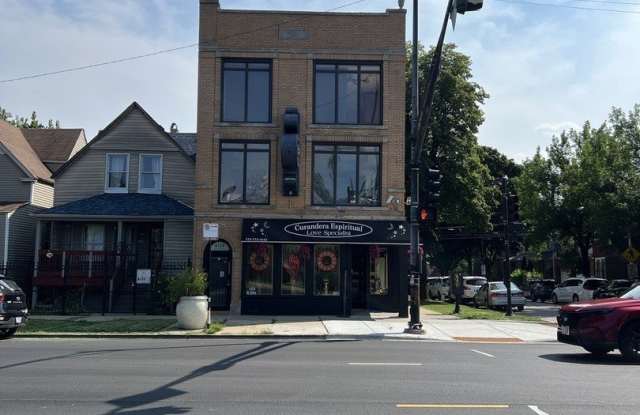 4159 W Fullerton Avenue Gallery 1
