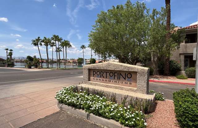 Lake View, Split floor plan, 2bd/2bth Gallery 3