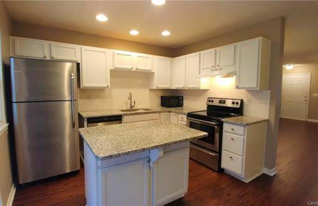 17019 Greenlawn Hills Court Gallery 2