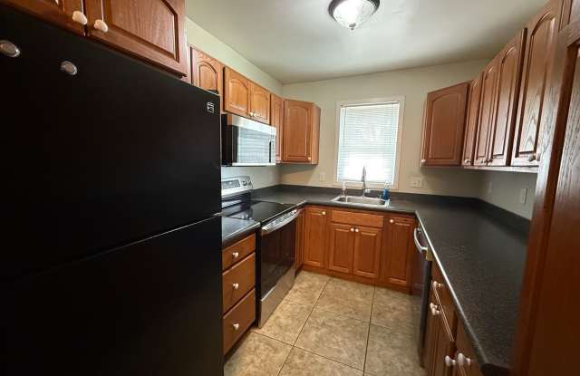 Spacious 4 Bedroom, 2 Bath Home — Close to ISU! photos photos