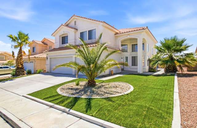 Spacious 4-Bedroom Home with Fireplace, 3-Car Garage & Great Backyard Gallery 3