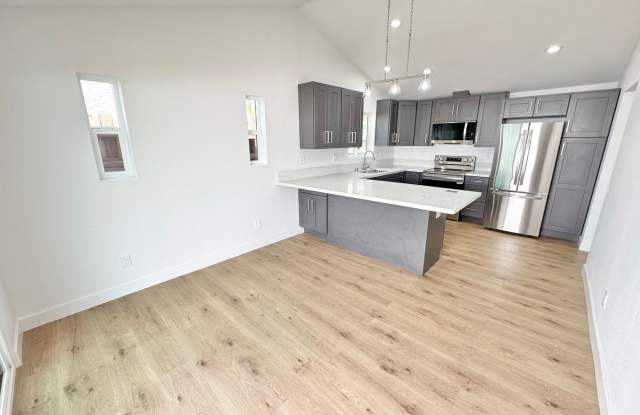 Stylishly Remodeled 2BD/1.5BA with Private Yard & In-Unit Laundry photos photos