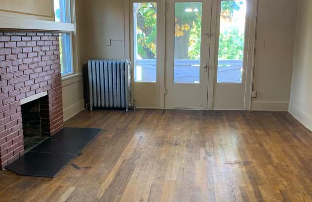Tons of space in this Charming 1 Bedroom 1 bath with bonus room photos photos