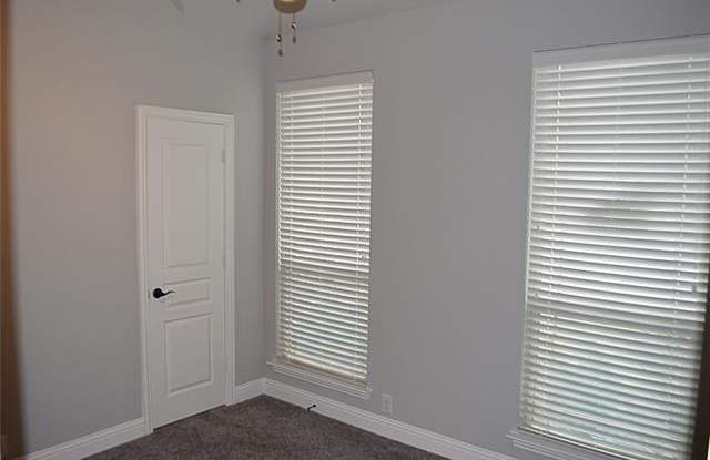 304 Hawthorn Drive Gallery 4