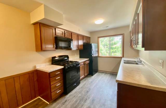 Cozy 2 Bedroom, 1 Bath Apartment with Balcony - Welcome Home! photos photos