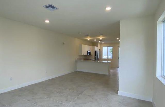 6425 Nw 103rd Pl Gallery 2