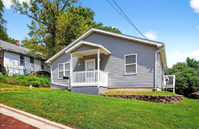 Charming 3BR House in Alton photos photos